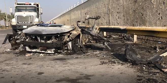 미 공격드론이 발사한 헬파이어 미사일에 전소 파괴된 술레이마니 소장의 탑승 차량