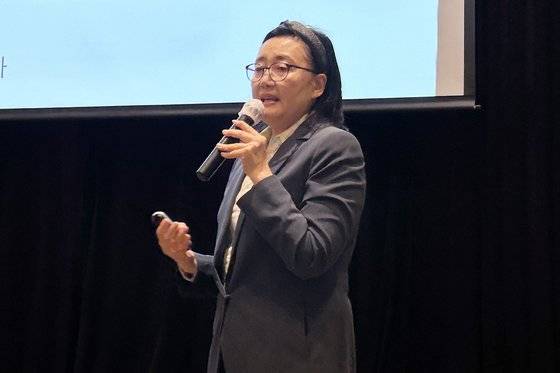 윤석열 정부 국무총리 후보로 거론됐던 박영선 전 중소벤처기업부 장관이 지난 10일 오전 광주 홀리데이인호텔에서 열린 광주경영자총협회의 금요조찬포럼에서 '반도체 주권국가 그리고 AI 에이전트 시대'를 주제로 강연하고 있다. 연합뉴스