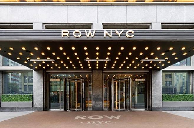뉴욕시와 난민 수용 계약을 맺은 로우 NYC 호텔의 정문. <사진=로우 NYC 호텔 웹사이트 캡쳐>