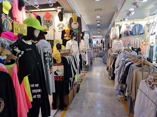 한산한 동대문 패션타운 쇼핑몰 [촬영 강애란]