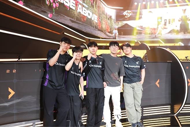 배틀그라운드 e스포츠 국제대회 ‘PGS 3’에서 최종 7위를 차지한 광동 프릭스 선수단. 사진 | 크래프톤