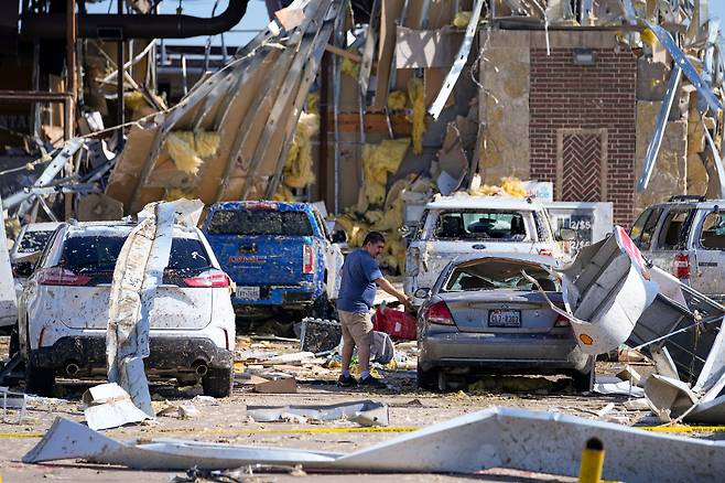 토네이도로 파괴된 미국 텍사스주(州)의 집. /AP
