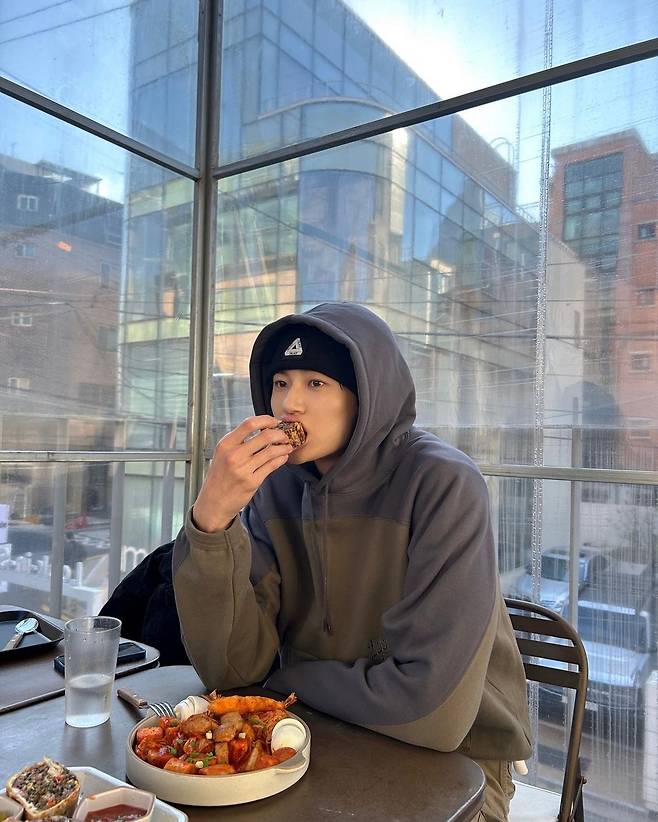 변우석 인스타그램 @byeonwooseok