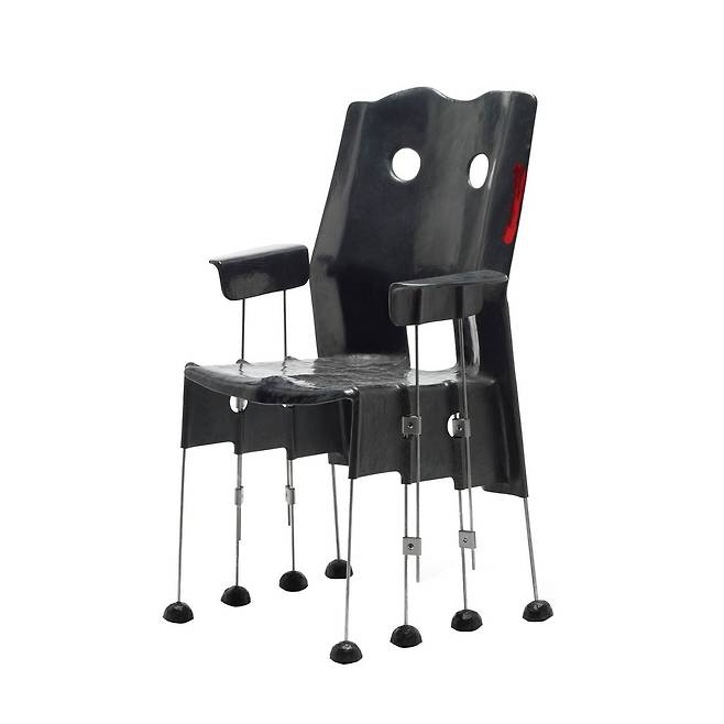 가에타노 페셰의 초기 디자인으로 뉴욕 그린 스트리트에 있는 그의 스튜디오 이름을 딴 ‘Green Street Chair’.