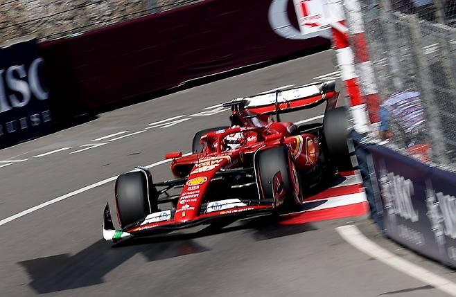 F1 모나코 그랑프리 (모나코=연합뉴스) 김상연 기자 = 25일(현지시간) 오후 F1(포뮬러원) 모나코 그랑프리에서 경주용 차량이 서킷을 질주하고 있다. 2024.5.25 goodluck@yna.co.kr