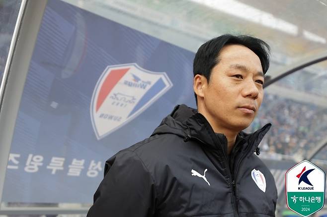 수원 삼성 염기훈 감독,&nbsp;한국프로축구연맹