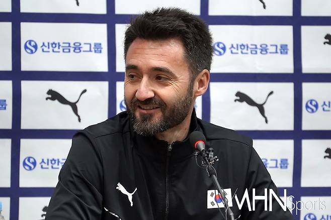 세자르 전 여자배구 대표팀 감독ⓒMHN스포츠 박태성 기자