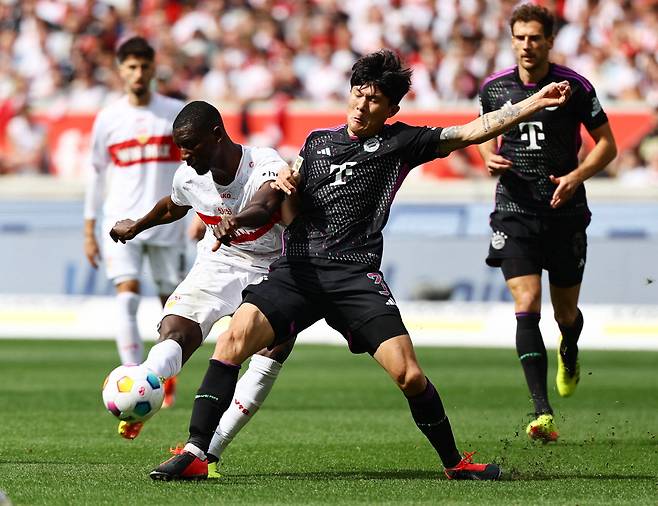 Soccer Football - Bundesliga - VfB Stuttgart v Bayern Munich - MHPArena, Stuttgart, Germany - May 4, 2024 Bayern Munich's Kim Min-jae in action with VfB Stuttgart's Serhou Guirassy REUTERS/Kai Pfaffenbach DFL REGULATIONS PROHIBIT ANY USE OF PHOTOGRAPHS AS IMAGE SEQUENCES AND/OR QUASI-VIDEO.







<저작권자(c) 연합뉴스, 무단 전재-재배포, AI 학습 및 활용 금지>