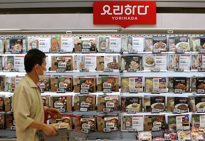 서울 중구 롯데마트 서울역점에 롯데마트 PB 브랜드 '요리하다' 제품이 진열돼 있다.ⓒ뉴시스