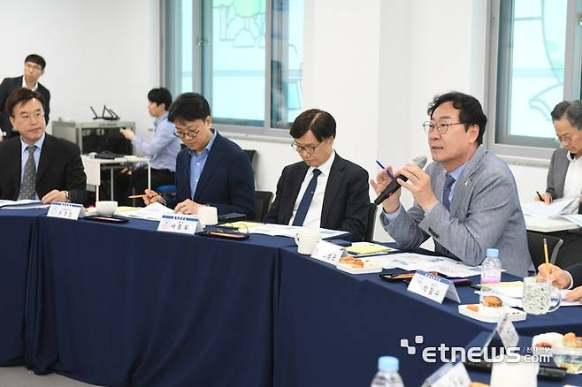 정명근 경기 화성시장이 최근 화성시민대학에서 '화성시 대학 총장·산학협력단장 소통간담회'를 개최했다.