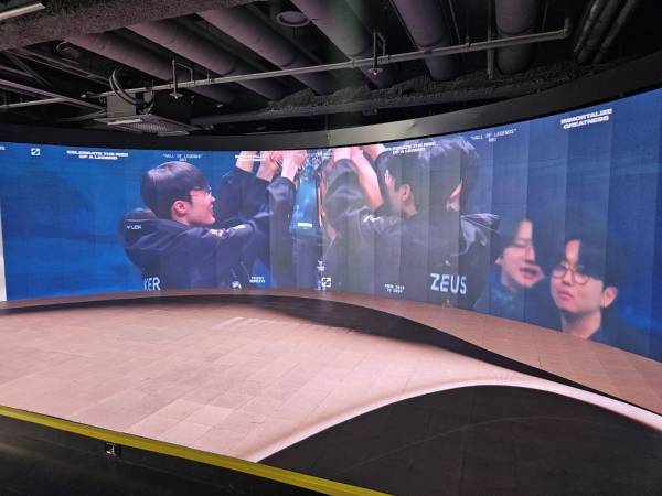 - 2023 월즈 우승 당시 화면이 송출된다