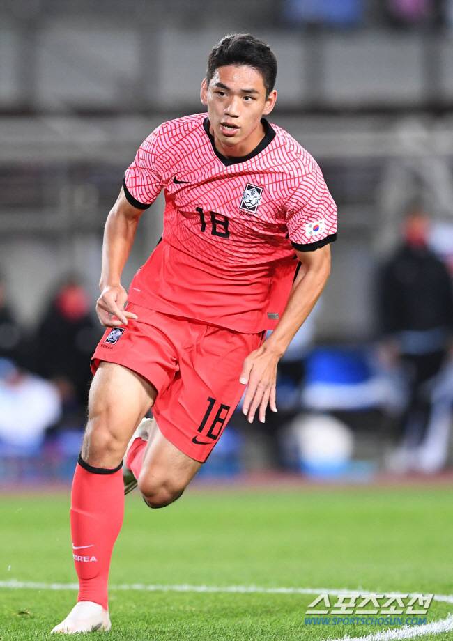 축구국가대표팀과 올림픽대표팀의 스페셜매치 2차전이 12일 오후 고양종합운동장에서 열렸다. 경기하고 있는 오세훈. 고양=송정헌 기자 songs@sportschosun.com/2020.10.12/