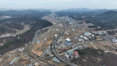 첨단 시스템 반도체 국가산업단지가 들어설 용인시 처인구 이동·남사읍 일대 전경. 용인시는 송탄상수원보호구역 해제 이후 무분별한 산단 조성을 막기 위해 산업단지 물량공급 운영기준을 마련했다. [사진제공=용인시]