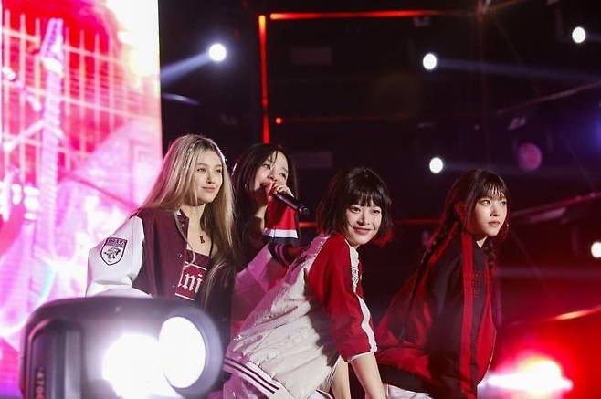 Popular K-pop girl band NewJeans performs at Korea University's festival held in Seoul, May 26. (Korea University's Instagram account)