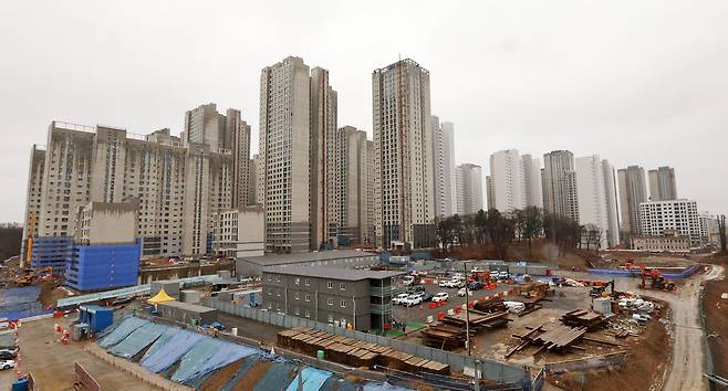 서울 강동구 둔촌동 둔촌주공 아파트 재건축 건설현장. /뉴스1