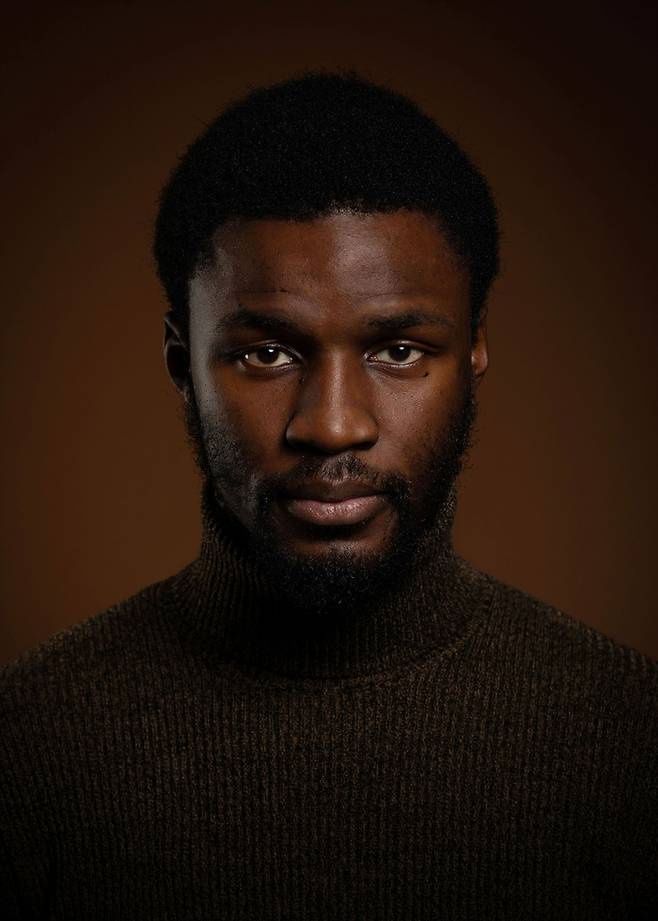 힙합 기반으로 실험성이 돋보이는 영국 안무가 보티스 세바. 22~23일 성남아트센터에서 보여주는 작품 ‘블랙독’으로 지난 2019년 올리비에상 최우수 무용 신작 부문을 수상했다. 사진제공=성남아트센터, ⓒHelenMaybanks