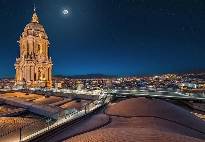 말라가 대성당 야경. ⓒ Catedral de Málaga