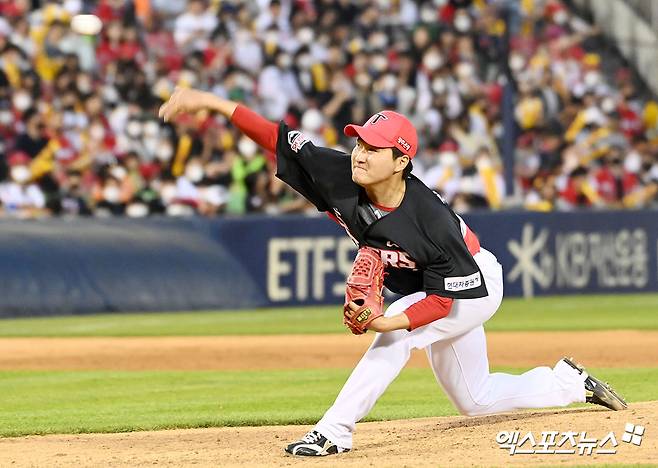전상현은 29일 창원 NC파크에서 열린 '2024 신한 SOL Bank KBO 리그' NC 다이노스와 주중 3연전 두 번째 경기에서 구원 등판. 1이닝 무실점으로 시즌 두 번째 세이브를 기록했다. 이날 경기 전 전상현은 모교 대구상원고 후배들을 위한 응원의 메시지를 전했다. 엑스포츠뉴스 DB