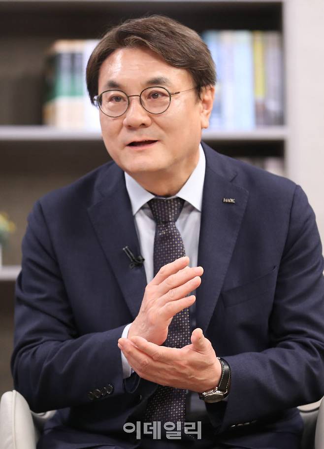 이우영 한국산업인력공단 이사장이 지난 20일 서울 중구 통일로 KG타워에서 이데일리·이데일리TV와 인터뷰를 하고 있다.(사진=이데일리 노진환 기자)