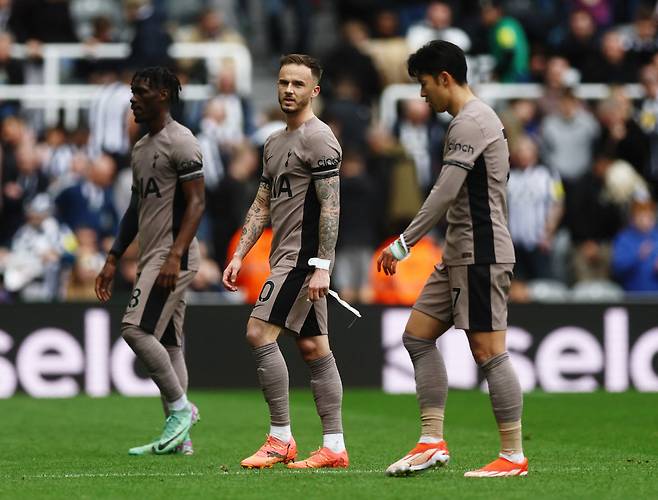 Soccer Football - Premier League - Newcastle United v Tottenham Hotspur - St James' Park, Newcastle, Britain - April 13, 2024 Tottenham Hotspur's Yves Bissouma, James Maddison and Son Heung-min look dejected at halftime Action Images via Reuters/Lee Smith NO USE WITH UNAUTHORIZED AUDIO, VIDEO, DATA, FIXTURE LISTS, CLUB/LEAGUE LOGOS OR 'LIVE' SERVICES. ONLINE IN-MATCH USE LIMITED TO 45 IMAGES, NO VIDEO EMULATION. NO USE IN BETTING, GAMES OR SINGLE CLUB/LEAGUE/PLAYER PUBLICATIONS.







<저작권자(c) 연합뉴스, 무단 전재-재배포, AI 학습 및 활용 금지>