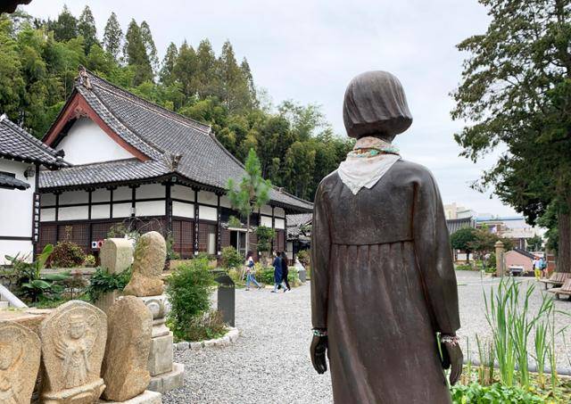 국내 유일의 일본식 사찰 군산 동국사. 한국일보 자료사진