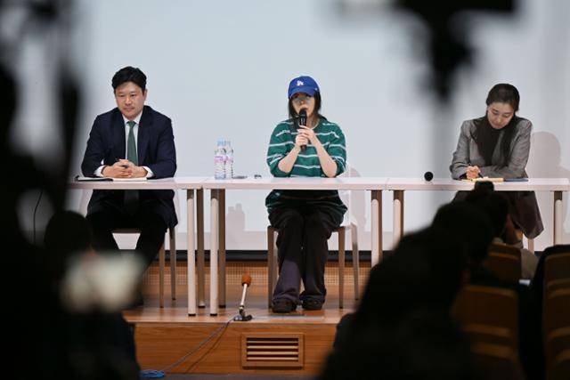 뉴진스 소속사 어도어의 민희진 대표가 지난 4월 25일 서울 서초구 한국컨퍼런스센터에서 열린 긴급 기자회견을 하고 있다. 박시몬 기자