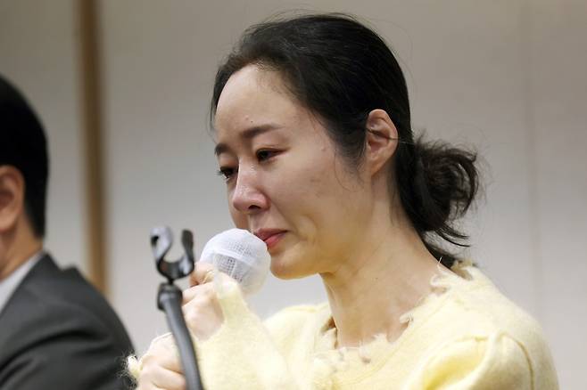 민희진 어도어 대표가 31일 서울 중구 프레스센터에서 어도어 임시주주총회 관련 기자회견을 하고 있다.사진=이솔 기자