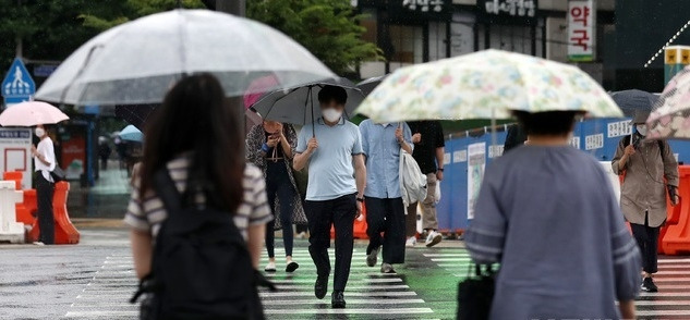 기상청은 1일 전국 대부분 지역이 흐린 가운데 비가 내릴 것으로 예보했다./사진=뉴시스