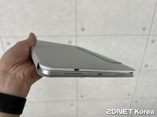 밑에서 본 모키보 키보드 MKB420-A11