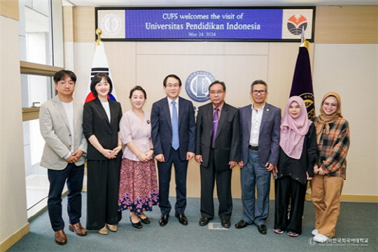 인도네시아 교육대학교(Universitas Pendidikan Indonesia) 총장단이 지난달 24일 사이버한국외대를 방문, 교류 협력 방안을 논의했다.