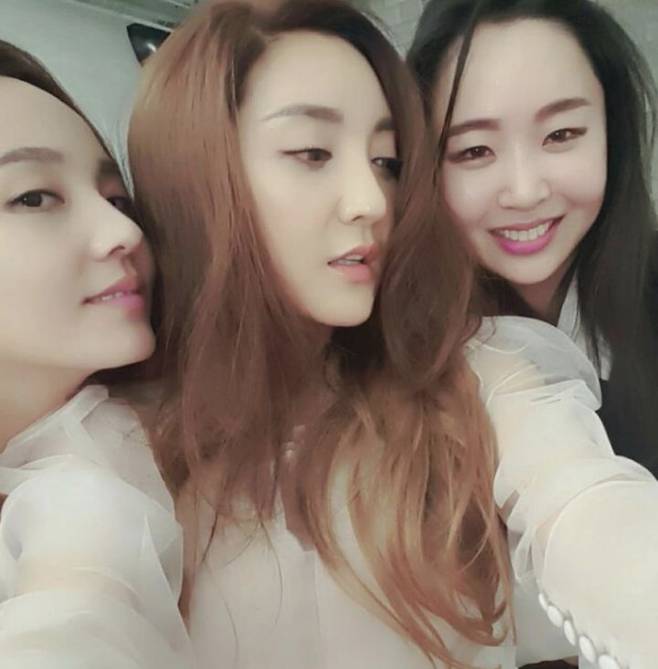 [서울=뉴시스] 민희진 어도어 대표가 그룹 'S.E.S' 유진과 바다의 응원에 화답했다. (사진=민희진인스타그램 캡처) 2024.06.03. photo@newsis.com *재판매 및 DB 금지