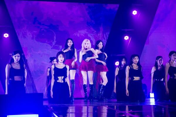 ▲ 지난 1일과 2일 이틀간 첫 단독 공연 '비하인드 : 러브 앤 티어스'를 성공적으로 마친 비비지. 제공|빅플래닛메이트엔터