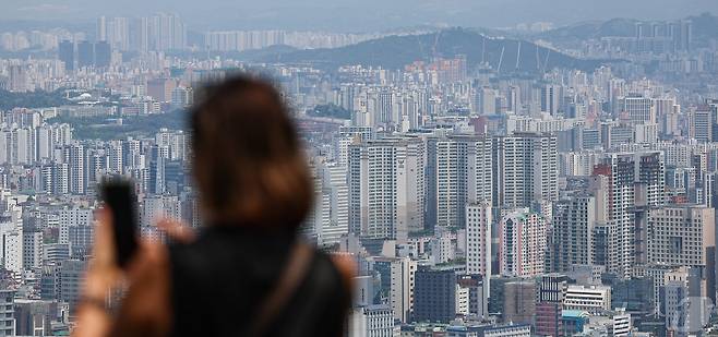 서울 남산에서 바라본 아파트 단지들. 2024.5.9/뉴스1 ⓒ News1 김도우 기자