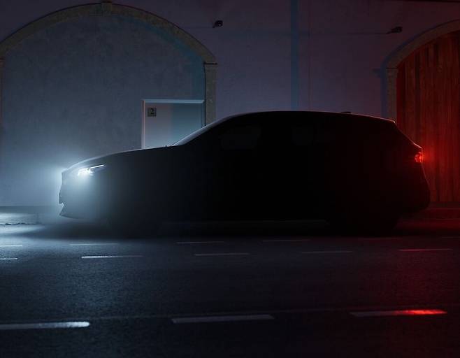 사진 : BMW 신형 1시리즈 티저 (출처=BMWM SNS)