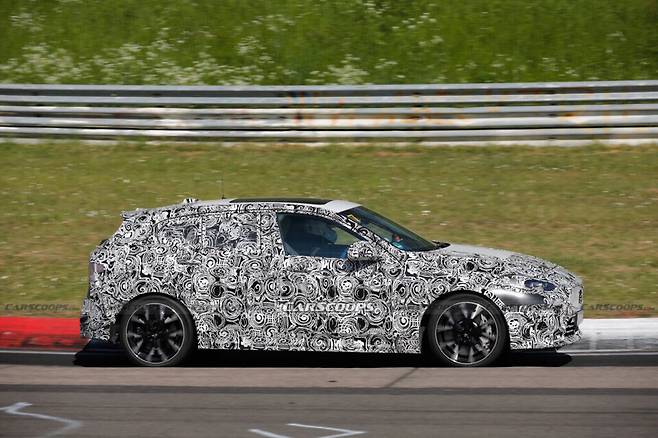사진 : BMW 신형 1시리즈 테스트카 (출처=Carscoops)