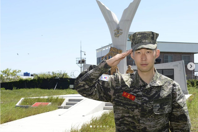 2020년 5월 축구 국가대표 손흥민이 4주 간의 군사 훈련을 수료한 모습.