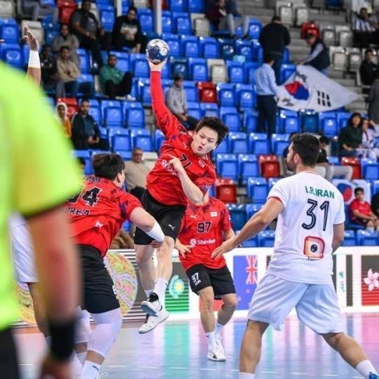 한국남자 핸드볼 대표팀의 국제경기 모습.