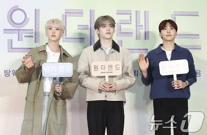 세븐틴 호시(왼쪽부터)와 에스쿱스, 승관 ⓒ News1 권현진 기자