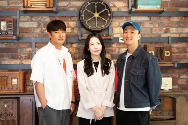 윤종호 감독, 이시은 작가, 김태엽 감독(왼쪽부터)이 tvN 월화드라마 '선재 업고 튀어'의 각색과 캐스팅 등 다양한 이야기를 전했다. /tvN