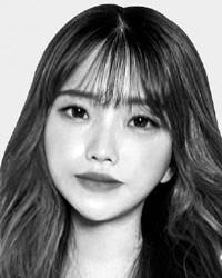 성현아 문학평론가