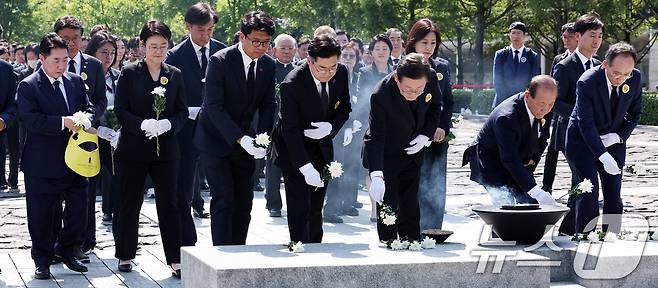 황우여 국민의힘 비상대책위원장과 이재명 더불어민주당 대표 등 여야 대표. 뉴스1 ⓒ News1 구윤성 기자