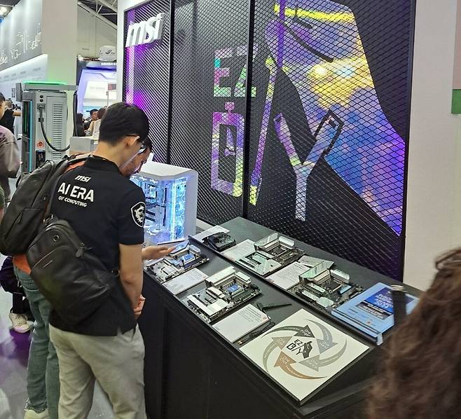 ▲ 새로운 세대를 호환하는 최신 MSI의 메인보드들이 모여있다