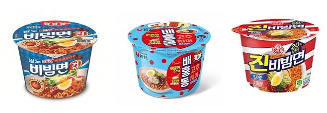 팔도 비빔면컵과 농심 배홍동 큰사발, 오뚜기 진비빔면컵 제품사진./사진=각사