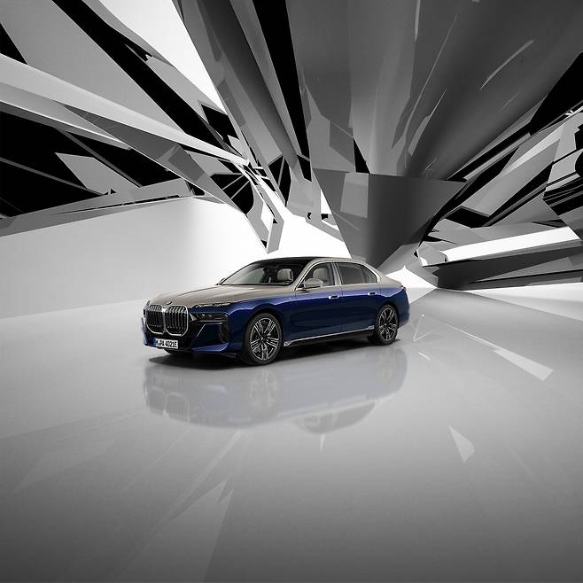 BMW 750e xDrive M 스포츠 투톤 에디션