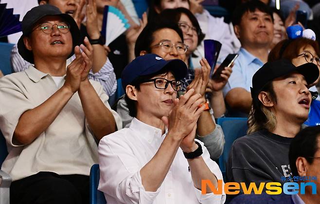 나영석PD,유재석,이광수가 응원하고 있다