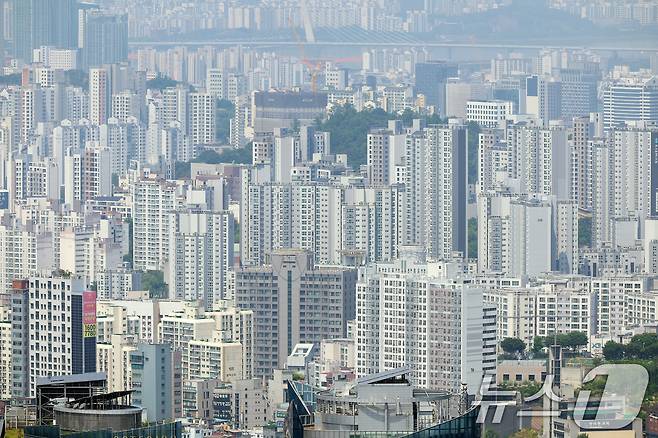 서울 남산에서 바라본 아파트 단지. 2024.6.9/뉴스1 ⓒ News1 김진환 기자