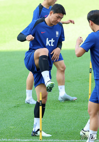 대한민국 축구대표팀 주민규가 9일 오후 경기 고양시 고양종합운동장에서 2026 국제축구연맹(FIFA) 북중미 월드컵 아시아 지역 2차 예선 중국전을 앞두고 훈련을 하고 있다. 한편 축구 국가대표팀은 지난 6일 싱가포르를 7대0으로 대파하고 3차 예선 진출을 확정했다. 2024.6.9/뉴스1 ⓒ News1 김진환 기자