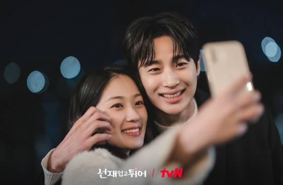 왼쪽부터 김혜윤, 변우석 /사진=tvN '선재 업고 튀어' 공식 홈페이지