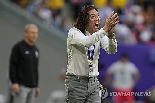 김판곤 감독이 10일(한국시간) 말레이시아 셀랑고르에 있는 켈라나 자야에 있는 말레이시아축구협회 훈련장에서 진행된 대만과의 경기 전 기자회견에서 대만전이 자신의 거취에 가장 중요한 경기라는 걸 알고 있다고 말했다.&nbsp;  김 감독이 이끄는 말레이시아 축구 국가대표팀이 오는 11일 오후 10시 쿠알라룸푸르에 있는 부킷 잘릴 국립 경기장에서 열리는 대만과의 2026 국제축구연맹(FIFA) 북중미(캐나다-미국-멕시코 공동개최) 월드컵 아시아지역 D조 최종전을 갖는다.&nbsp;대만전에서 대승을 거두고 말레이시아는 키르기스스탄이 오만에게 크게 지길 바라야 한다. 그래야 조 2위를 뺏고 3차 예선으로 진출할 수 있다. 가능성이 낮은 도전이기 때문에 말레이시아 현지에선 김판곤 감독의 경질 여론이 거센 상황이다. 연합뉴스