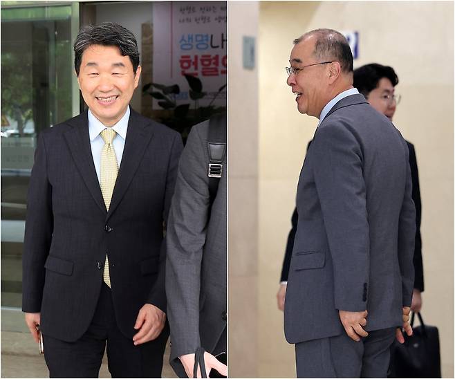 이주호 사회부총리 겸 교육부 장관(왼쪽)과 홍원화 의과대학 정상화를 위한 총장협의회 회장(경북대학교 총장)이 7일 서울 영등포구 한국교육시설안전원에서 면담을 마치고 이동하고 있다. 2024.6.7 뉴스1